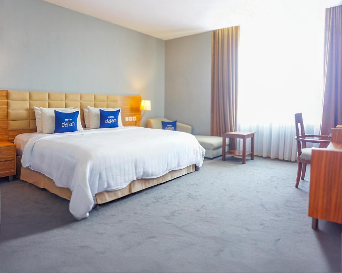 Hotel Dafam Пеканбару Экстерьер фото